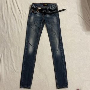 Low-rise jeans